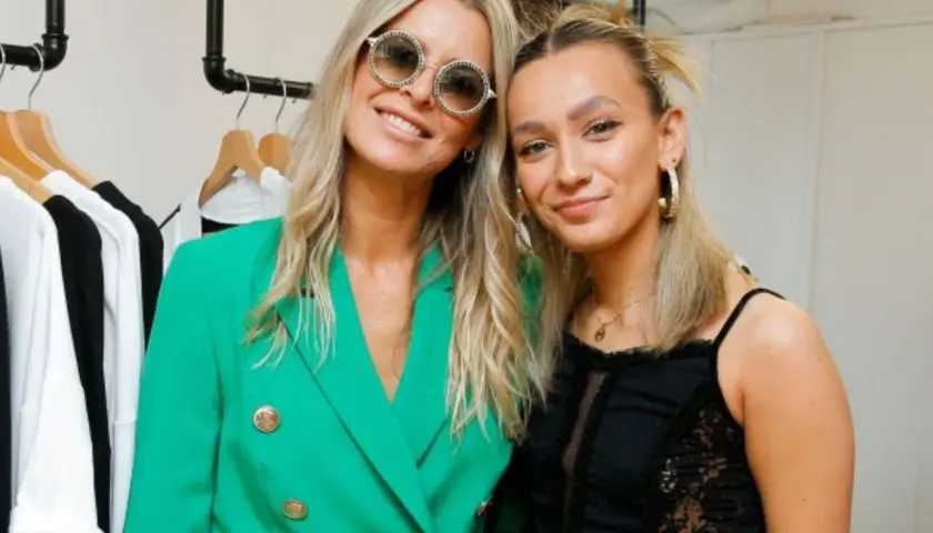 Fabienne Marta Wiśniewska w zielonej marynarce i młoda kobieta w czarnej bluzce z koronką.