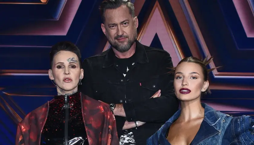 Kto prowadzi Mam Talent? Na scenie Agnieszka Chylińska, Marcin Prokop i Julia Wieniawa.